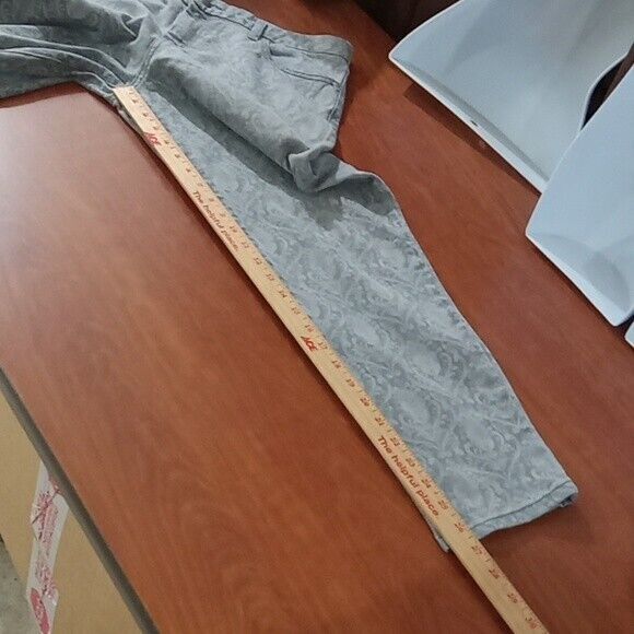 Chicos womens size 8 girlfriend slim leg ankle jeans Waist 34 Inseam 26.5 - Picture 7 of 13